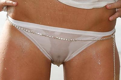 20P Hot cameltoe