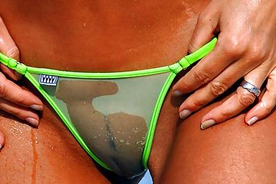 20P Hot cameltoe