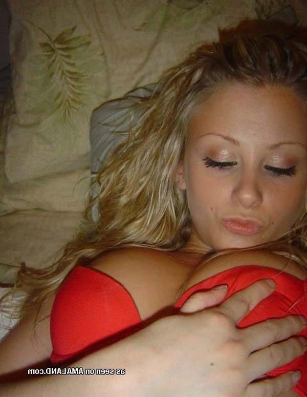 16P Nice steamy collection of an amateur sexy blondie's hot selfpics