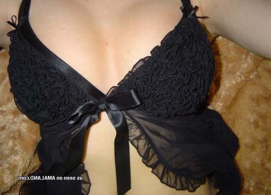 16P Nice steamy collection of an amateur sexy blondie's hot selfpics