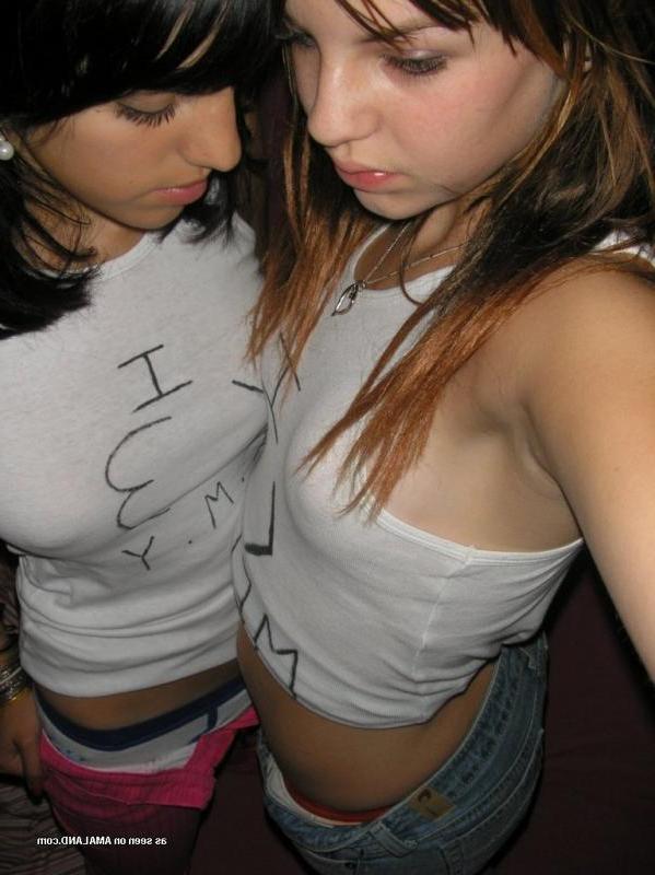 16P Pictures of hot non-nude girlfriends strutting around on camera