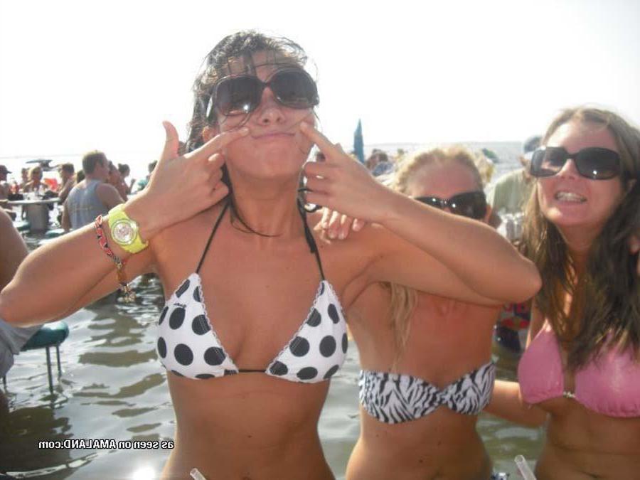 15P Picture selection of steamy hot amateur non-nude girlfriends