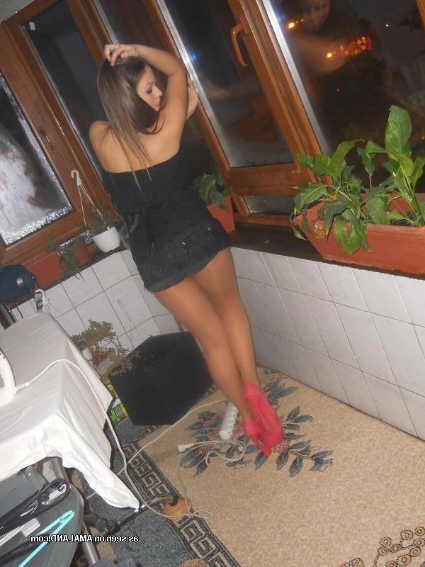 14P Collection of various hot amateur non-nude chicks