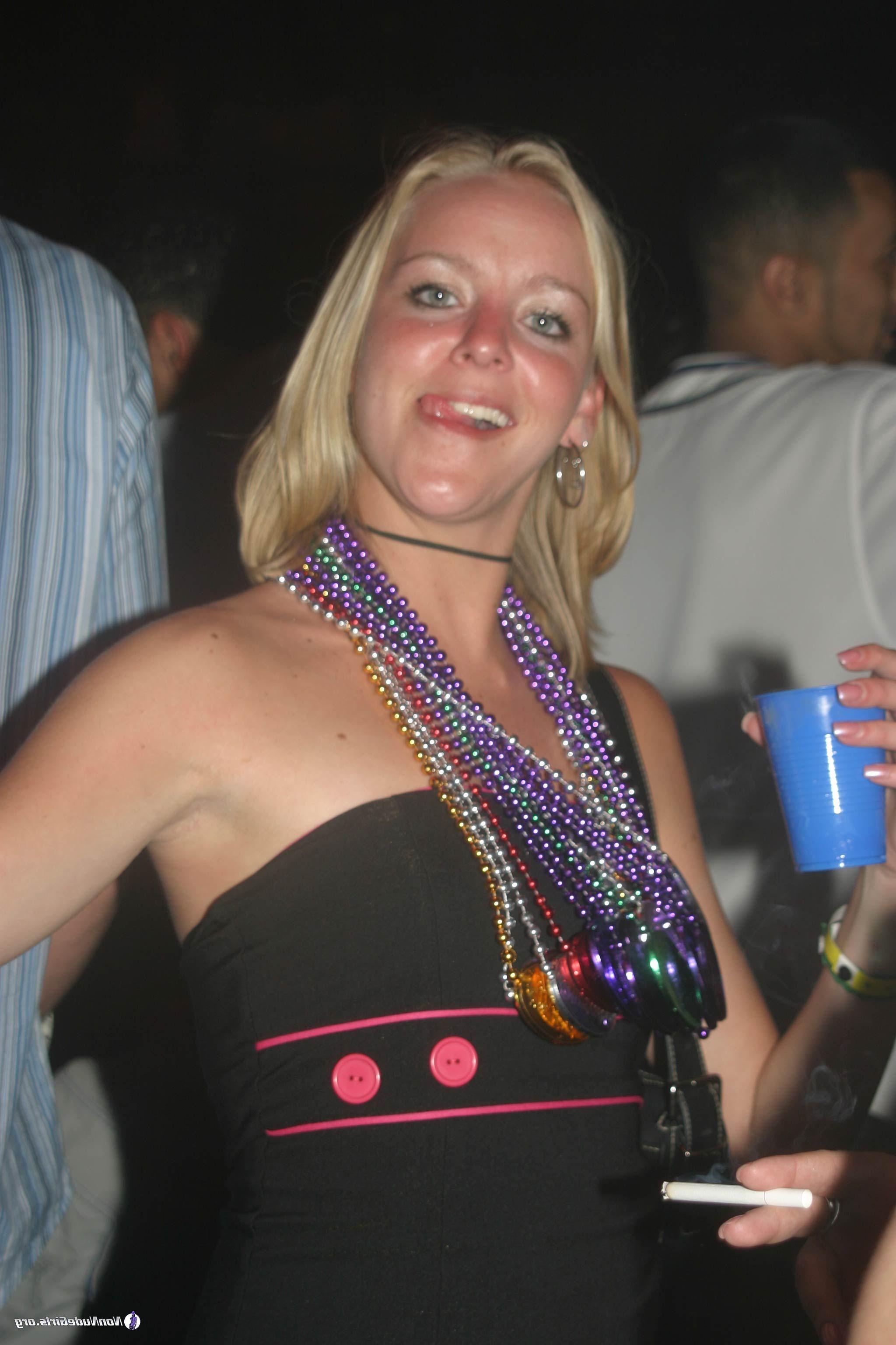 20P Pictures of hot teens partying on spring break