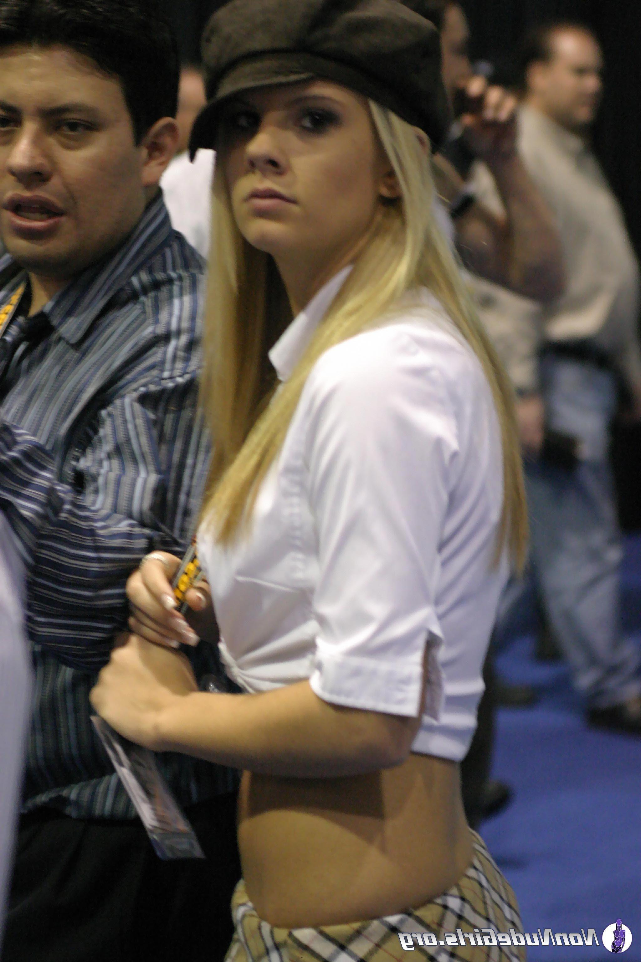 20P Pictures of hot teens going wild