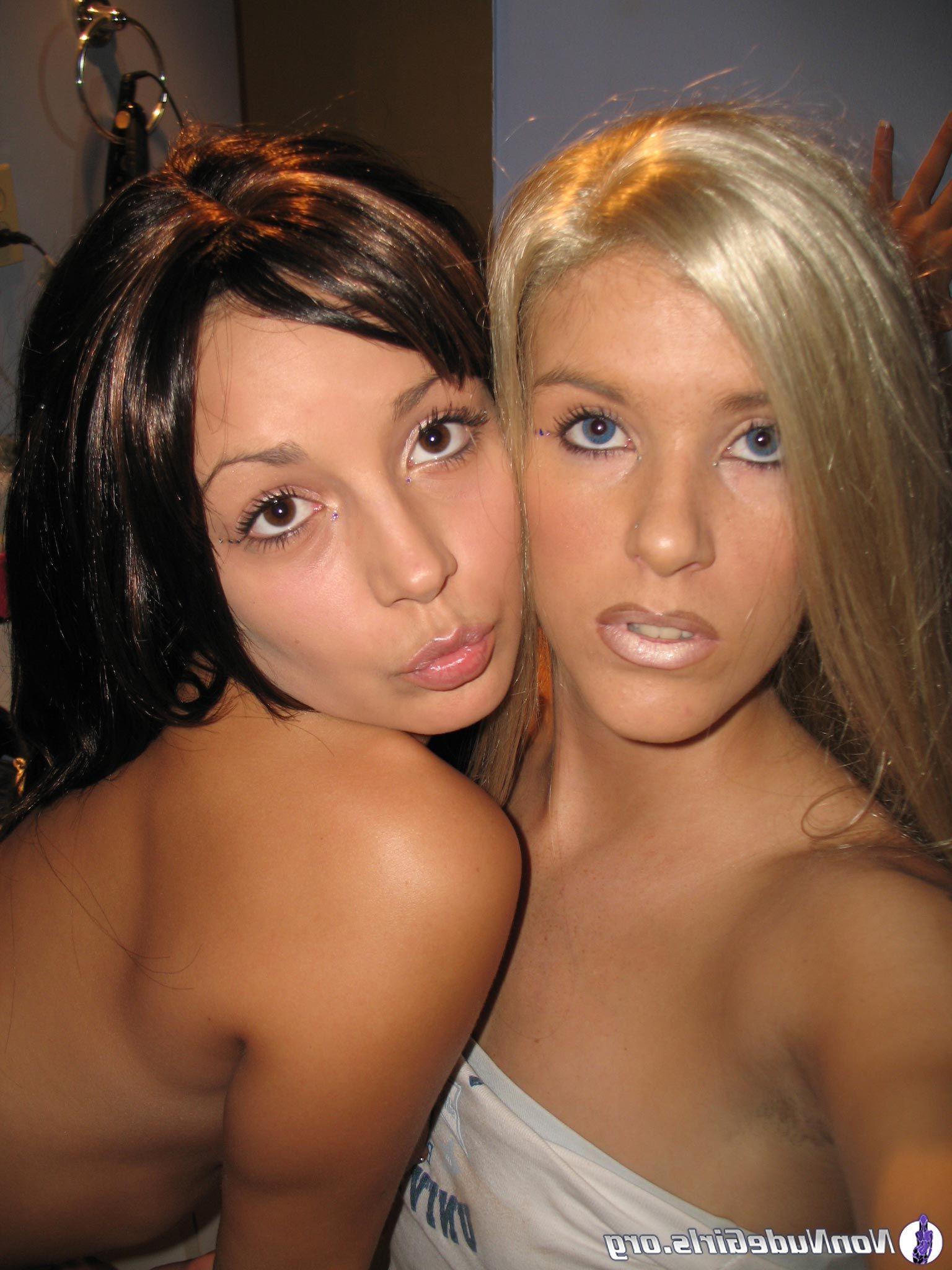 20P Pictures of hot teen amateurs being naughty