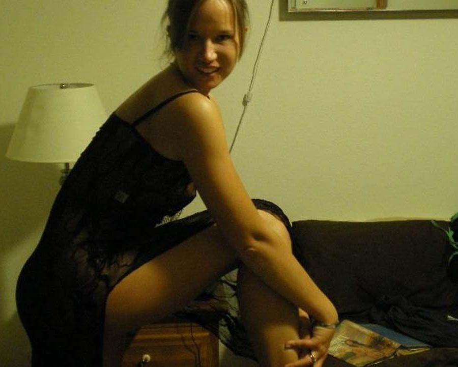 16P Pictures of hot and horny teens in front of the camera