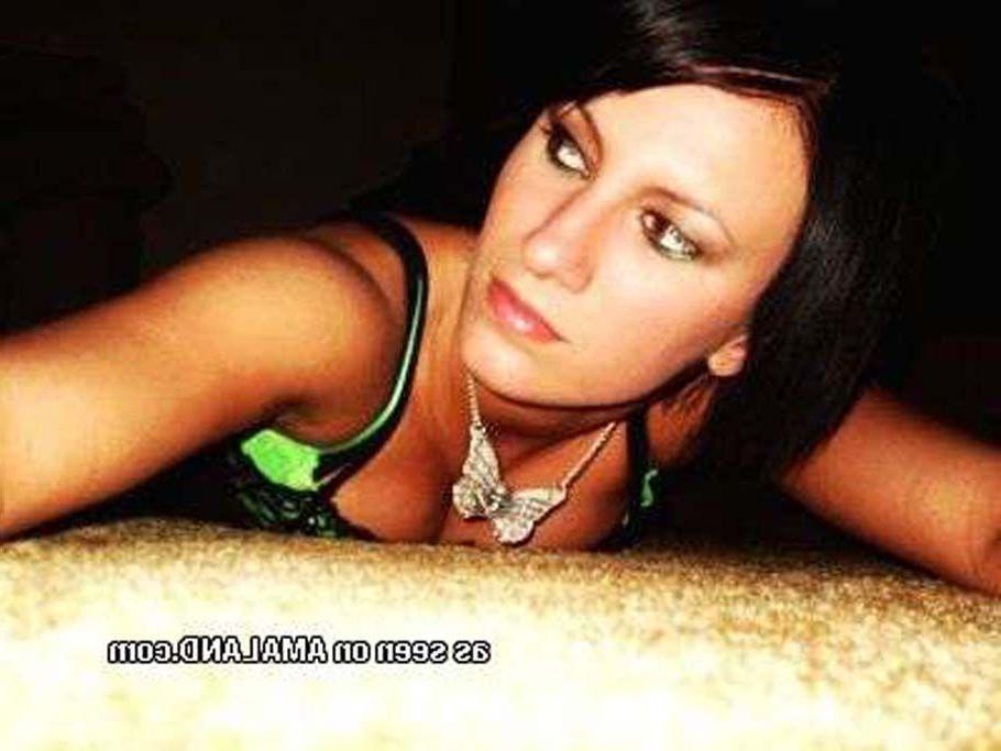 16P Pictures of hot and horny teens in front of the camera