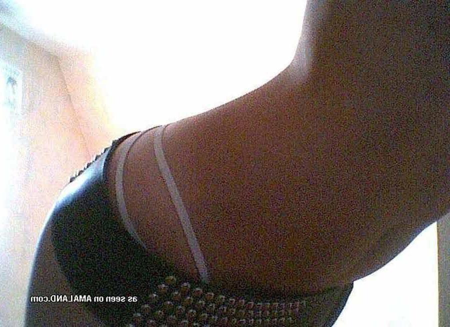 16P Pictures of hot girlfriends taking sexy pics of themselves
