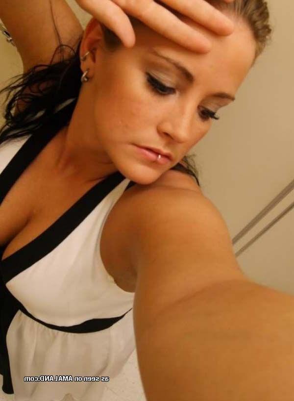 16P Pictures of hot girlfriends with cameras