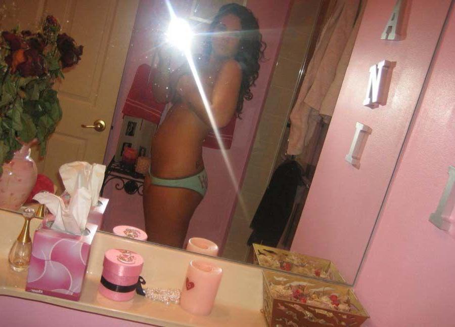 16P Pictures of super hot girlfriends taking pics of themselves