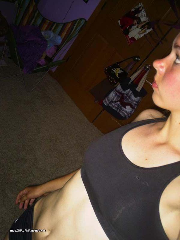 16P Pictures of hot girlfriends with cameras