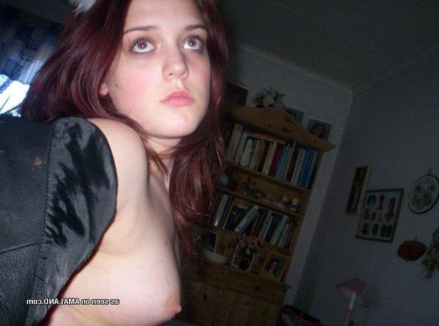 16P Pictures of hot girlfriends taking sexy pics of themselves
