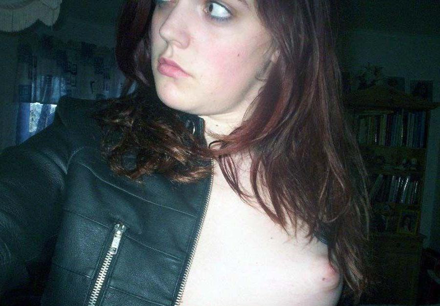 16P Pictures of hot girlfriends taking sexy pics of themselves