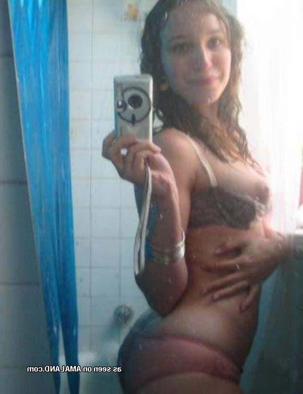 16P Pictures of hot girlfriends taking sexy pics of themselves