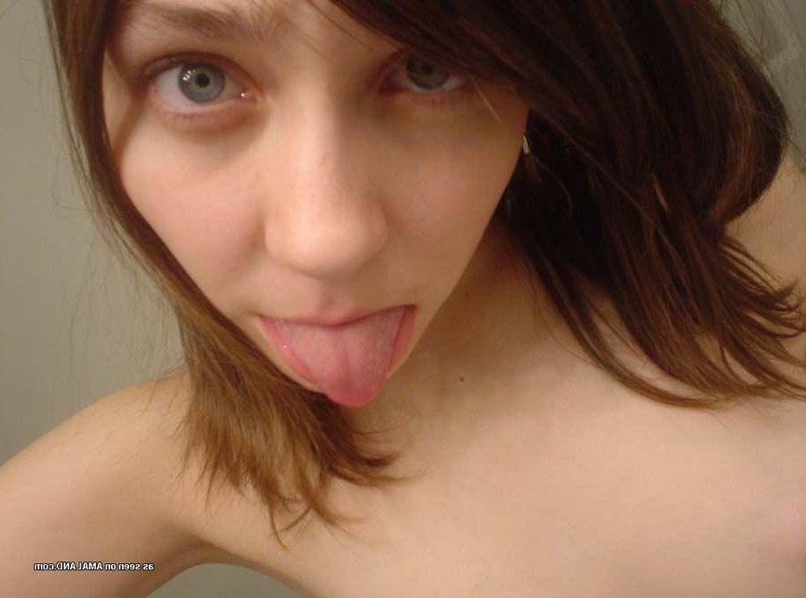 16P Pictures of hot teen girlfriends taking pics of themselves