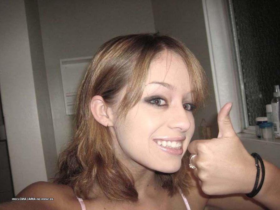 16P Pictures of hot slutty girlfriends with cameras