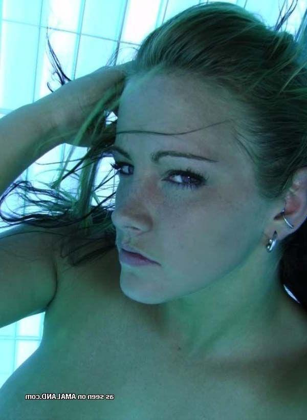 16P Pictures of hot girlfriends taking pics of themselves