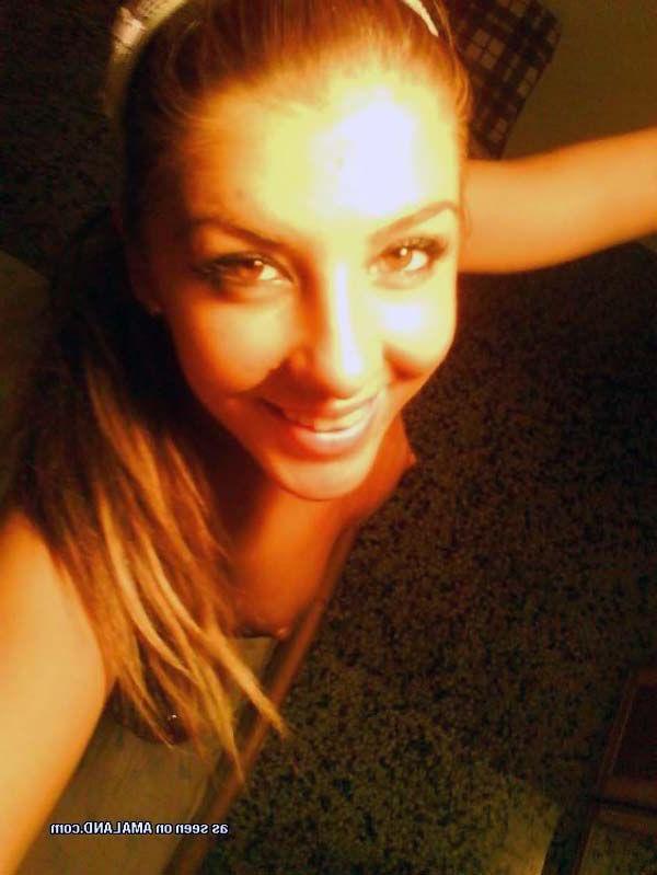 16P Pictures of hot girlfriends taking pics of themselves
