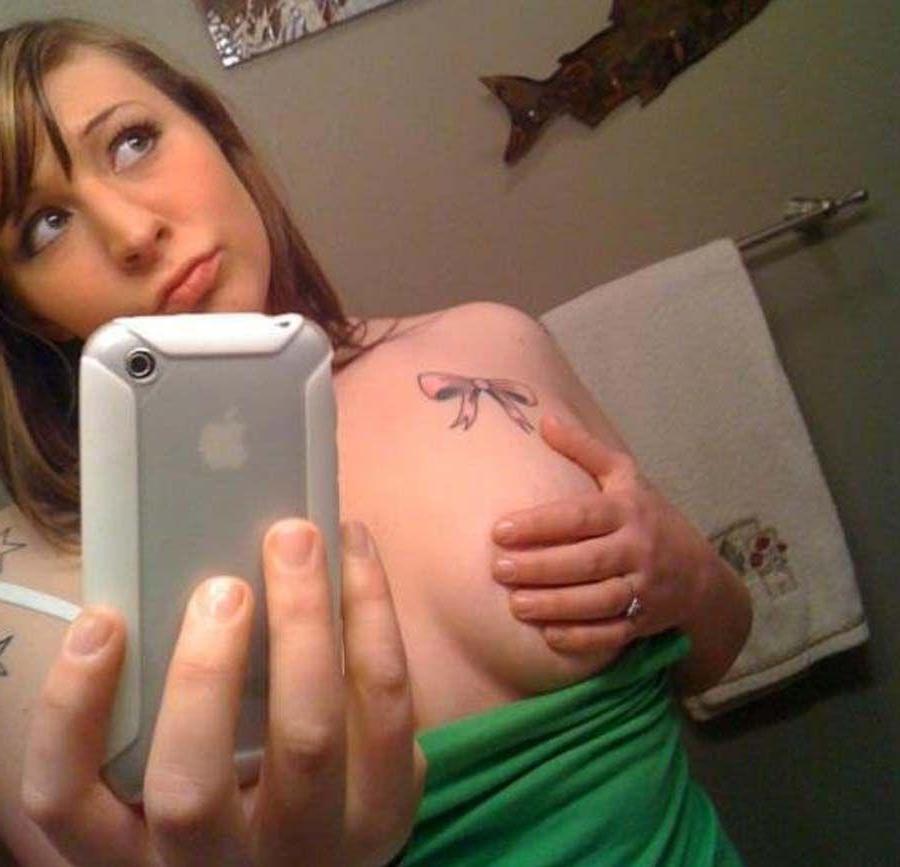 16P Pictures of hot girlfriends taking pics of themselves