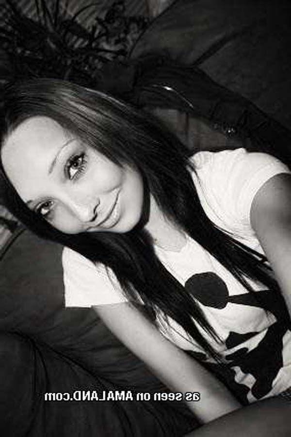 16P Pictures of hot girlfriends taking pics of themselves