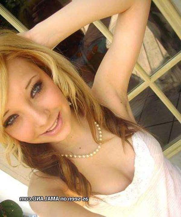 16P Pictures of hot girlfriends taking pics of themselves