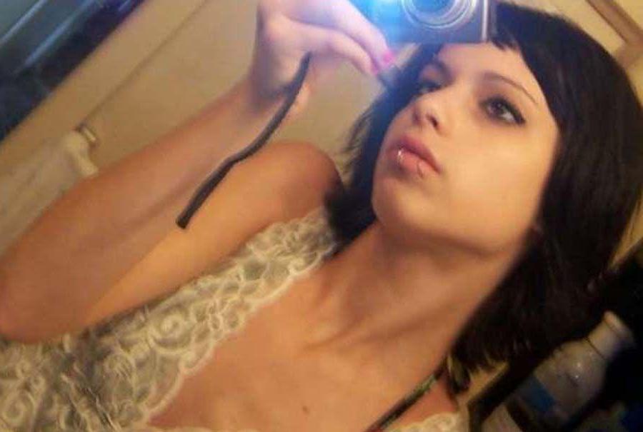 16P Pictures of hot teen girlfriends taking sexy pics of themselves