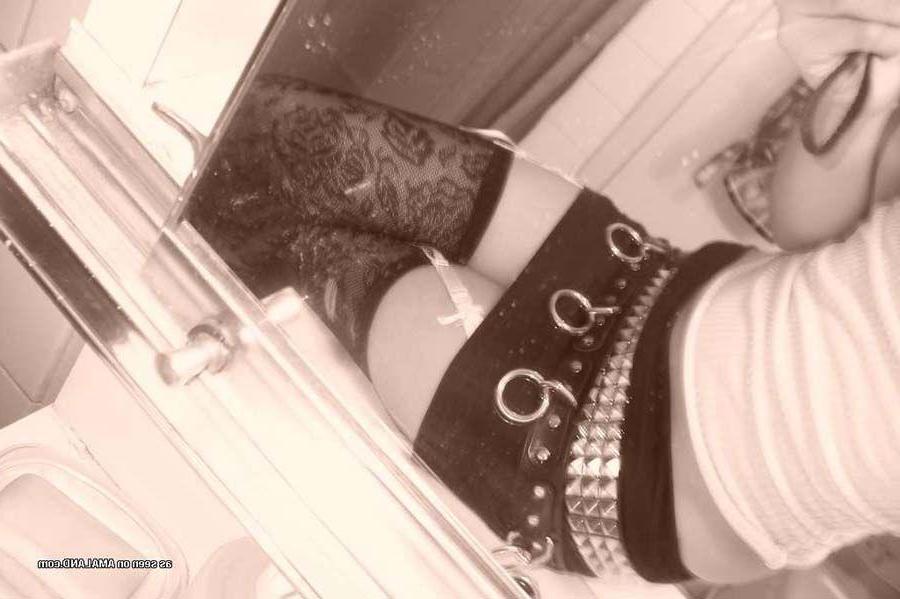 16P Pictures of hot teen girlfriends taking sexy pics of themselves