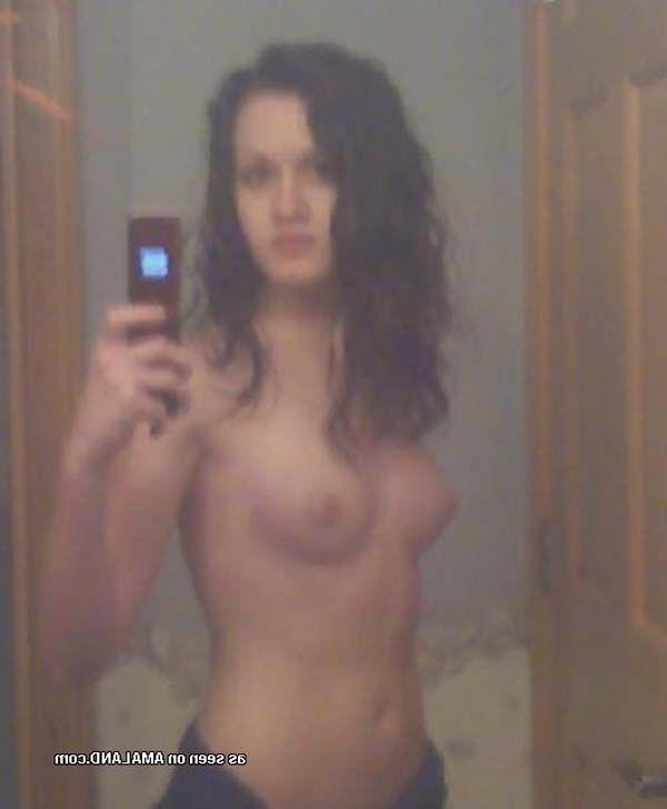 16P Pictures of hot girlfriends taking pics of themselves