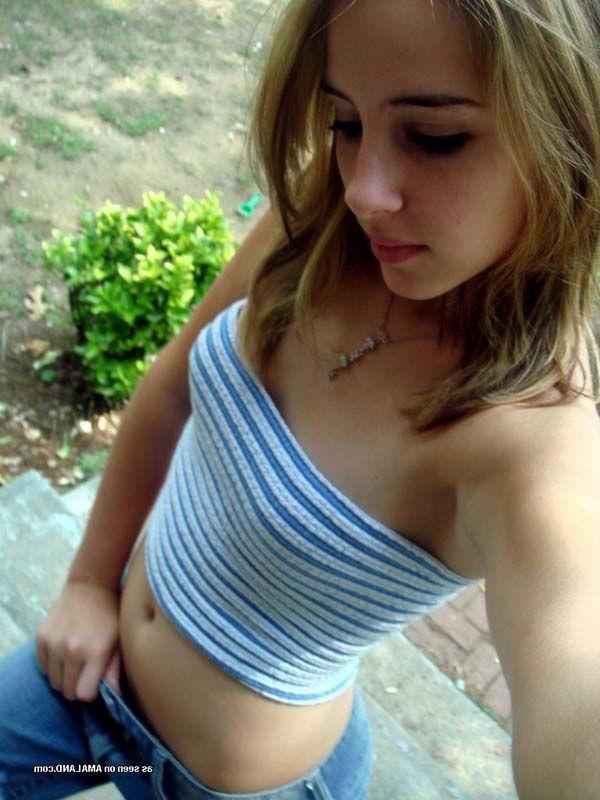 16P Pictures of sexy girlfriends taking pics of their hot bodies