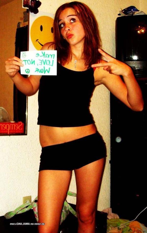 16P Pictures of sexy girlfriends taking pics of their hot bodies