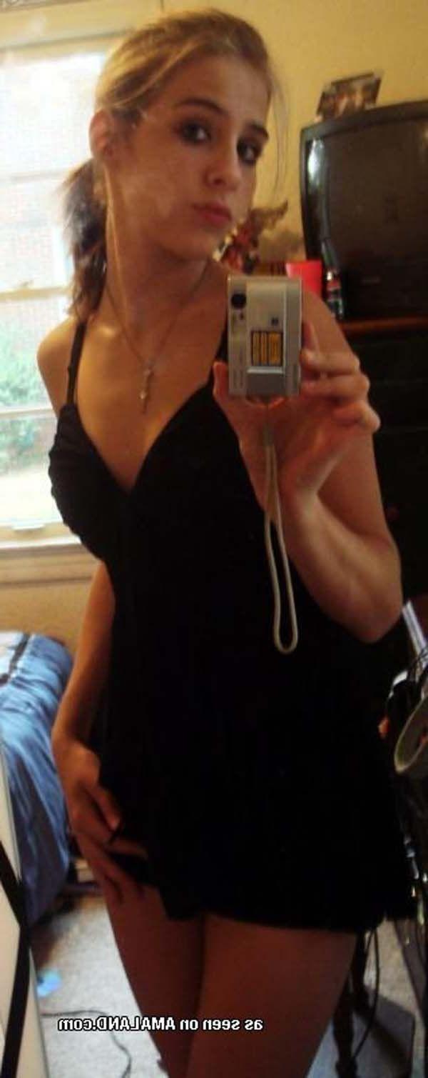 16P Pictures of sexy girlfriends taking pics of their hot bodies