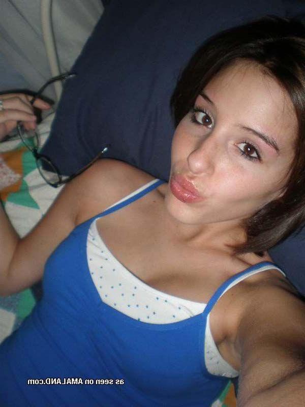16P Pictures of sexy girlfriends taking pics of their hot bodies