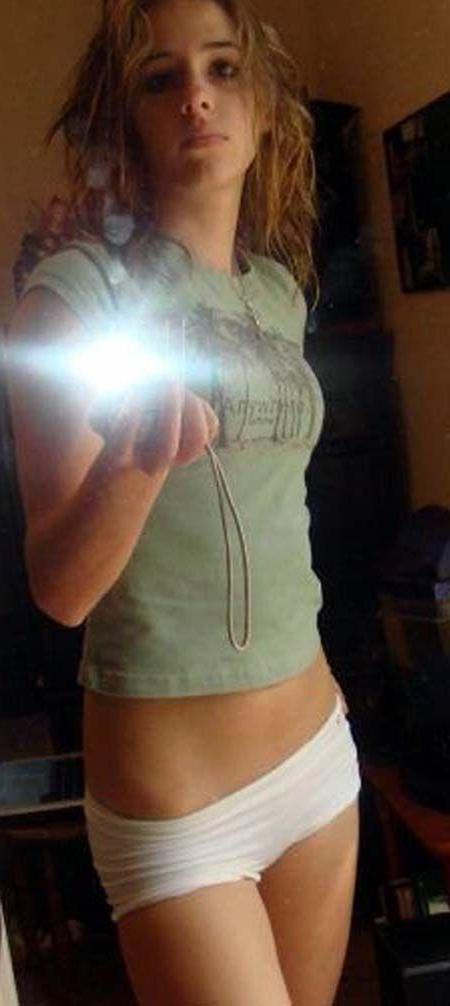 16P Pictures of sexy girlfriends taking pics of their hot bodies