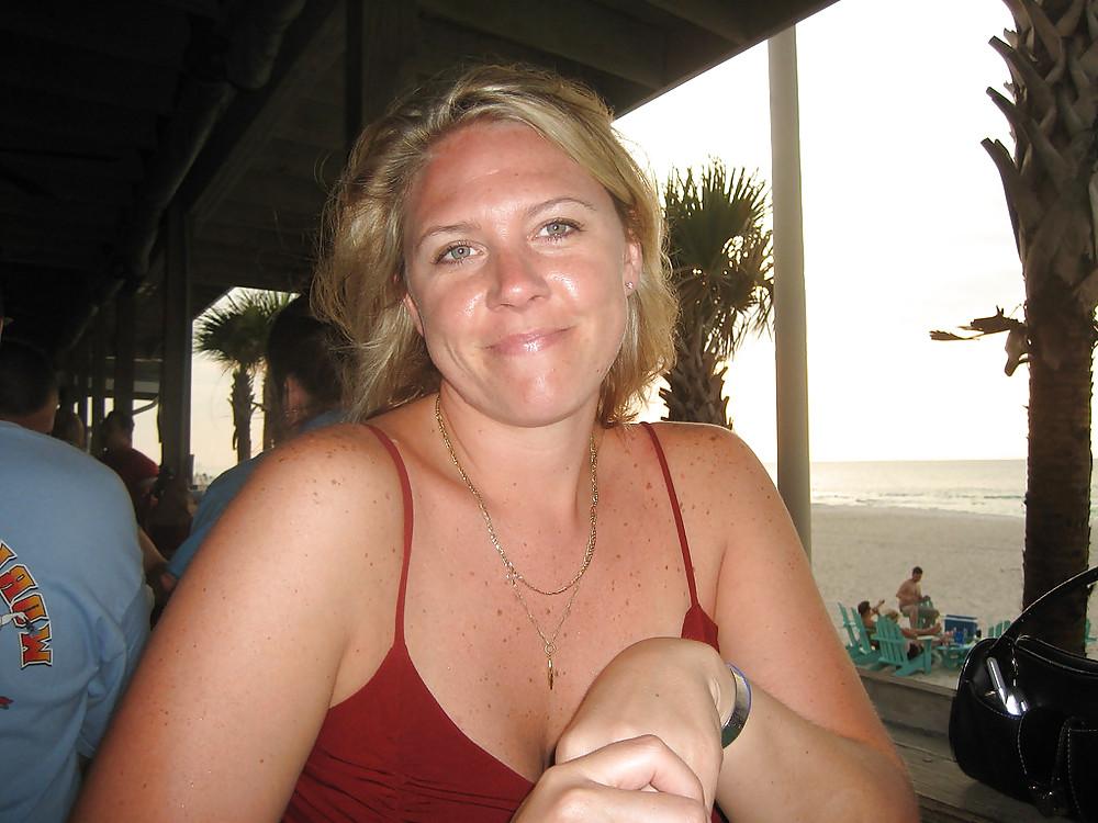 25P Bit Tit Blonde Hottie