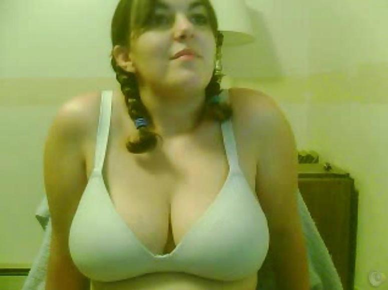 25P Huge Tit Cam Girls From PlentyOfHornyFish