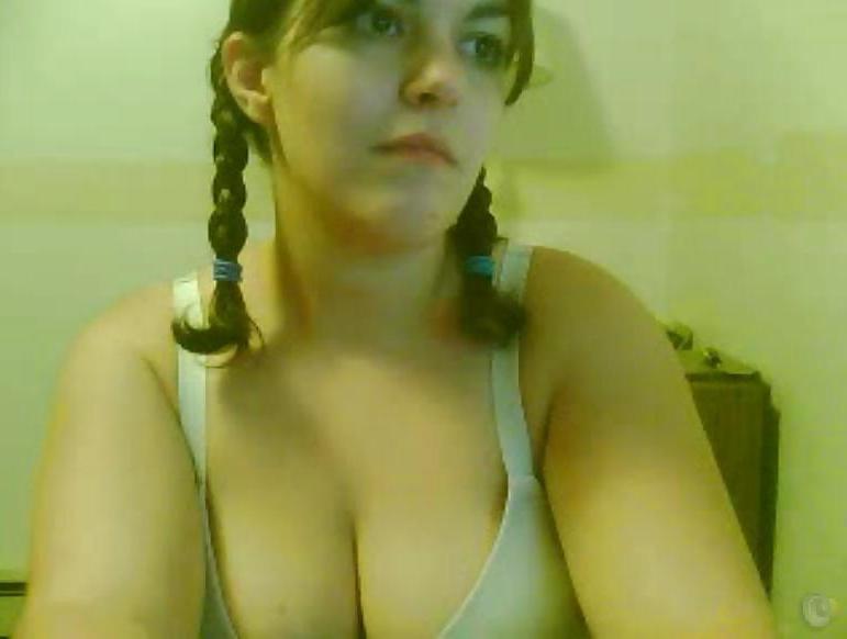 25P Huge Tit Cam Girls From PlentyOfHornyFish