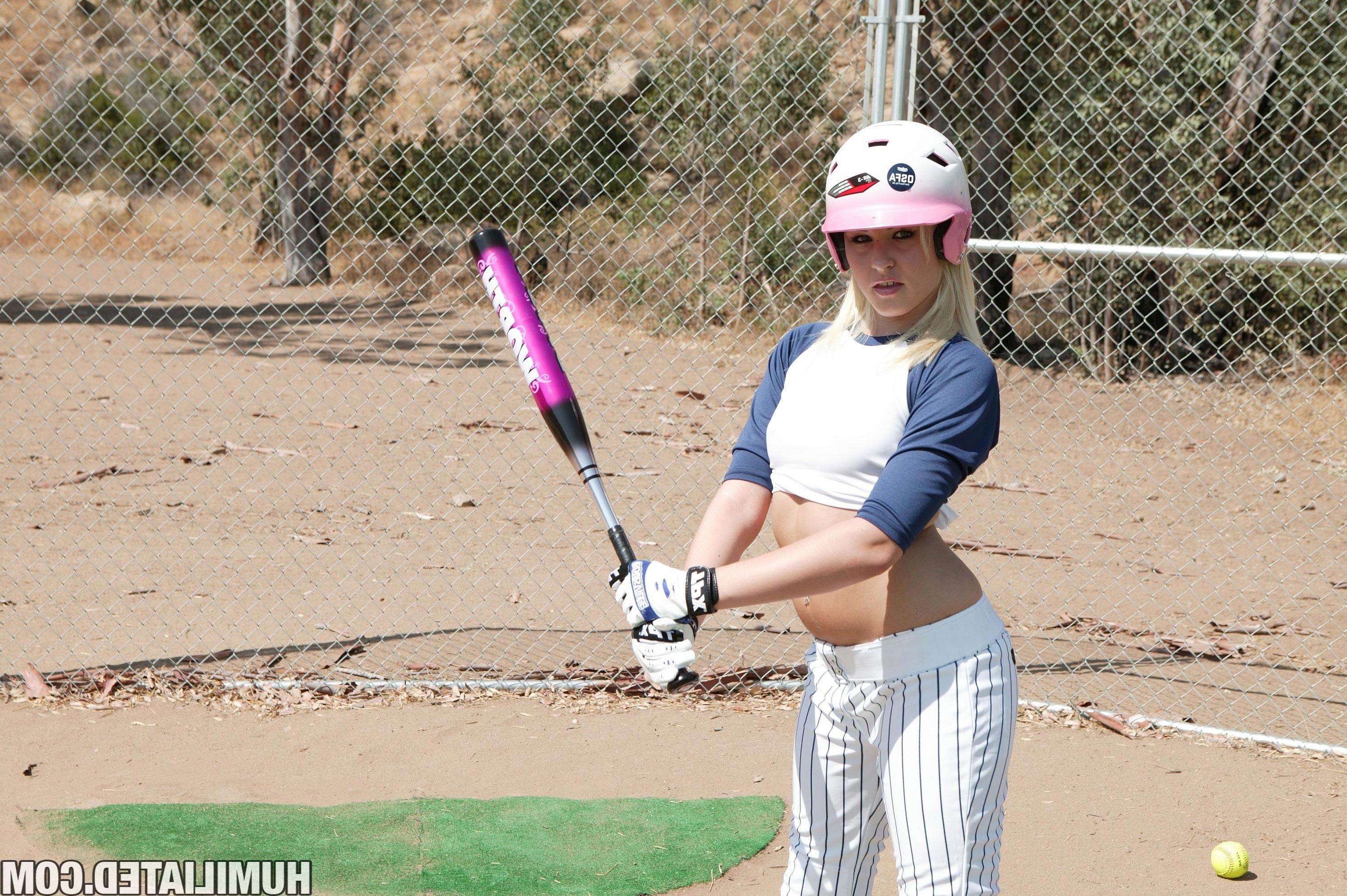 16P Teen hottie Kati Summers gives a new training technique a try