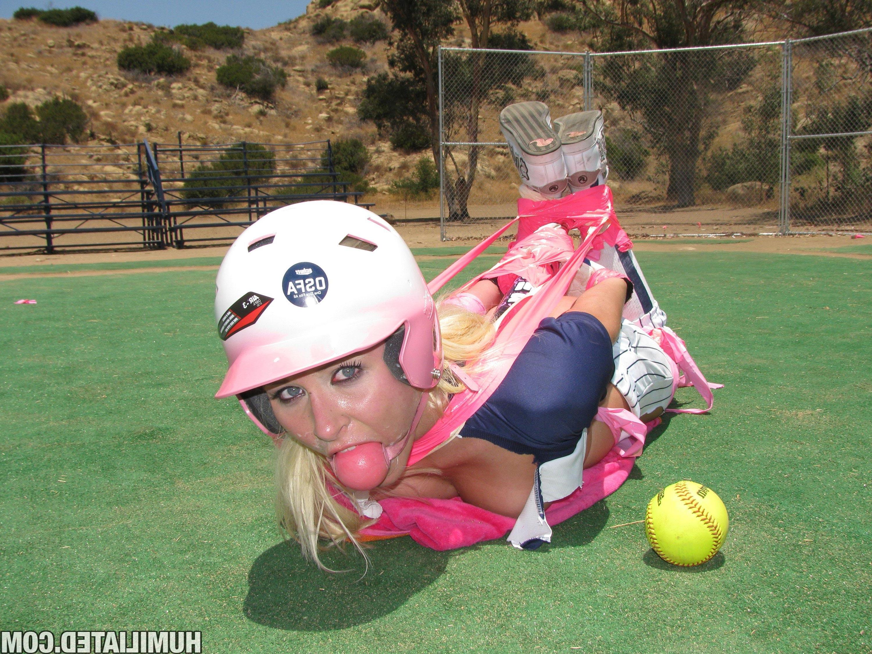 16P Teen hottie Kati Summers gives a new training technique a try