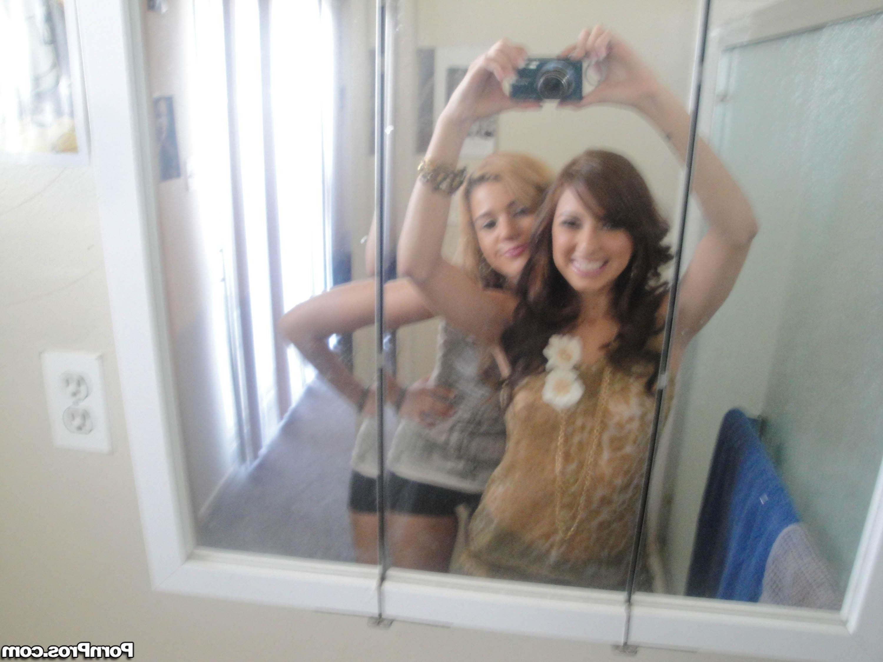 12P Hot college roomates Lexi and Bella take turns on a lucky cock