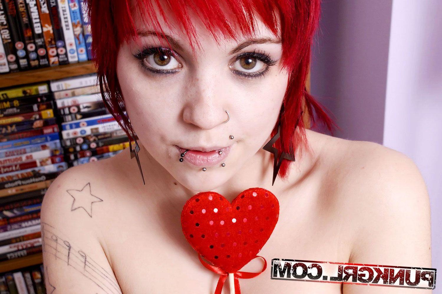 15P Pictures of Danie showing her perfect tits