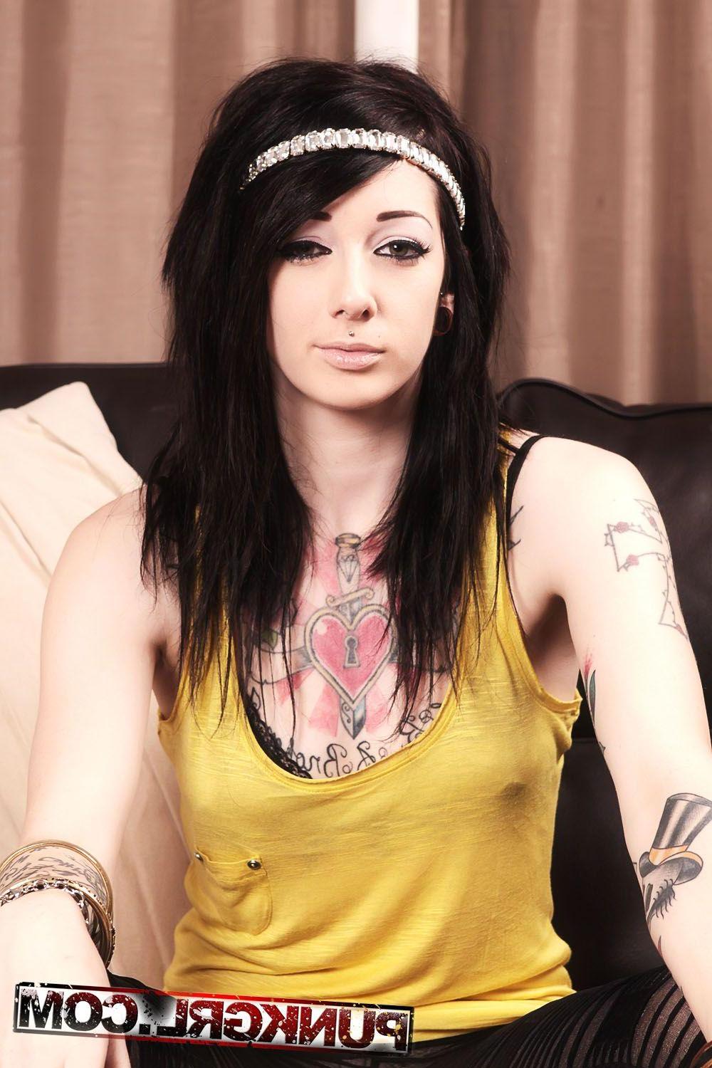20P Pictures of teen punk Hollywood bending over for your cock