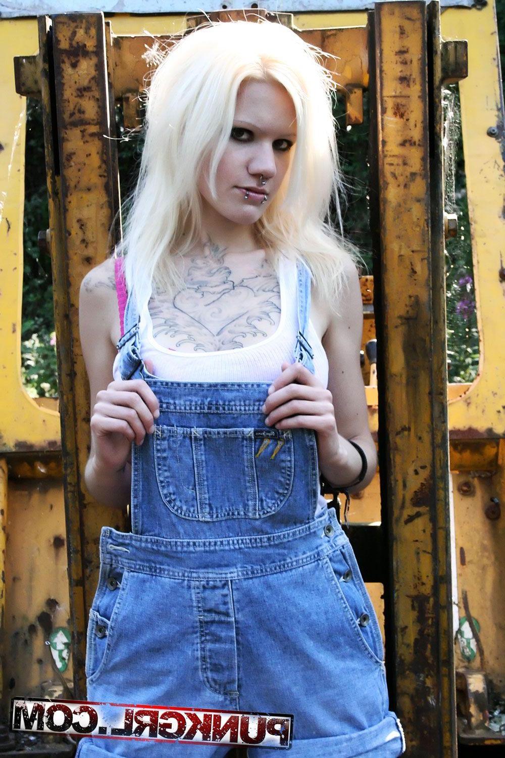 20P Pictures of punk girl Lucky stripping nude in a scrap yard