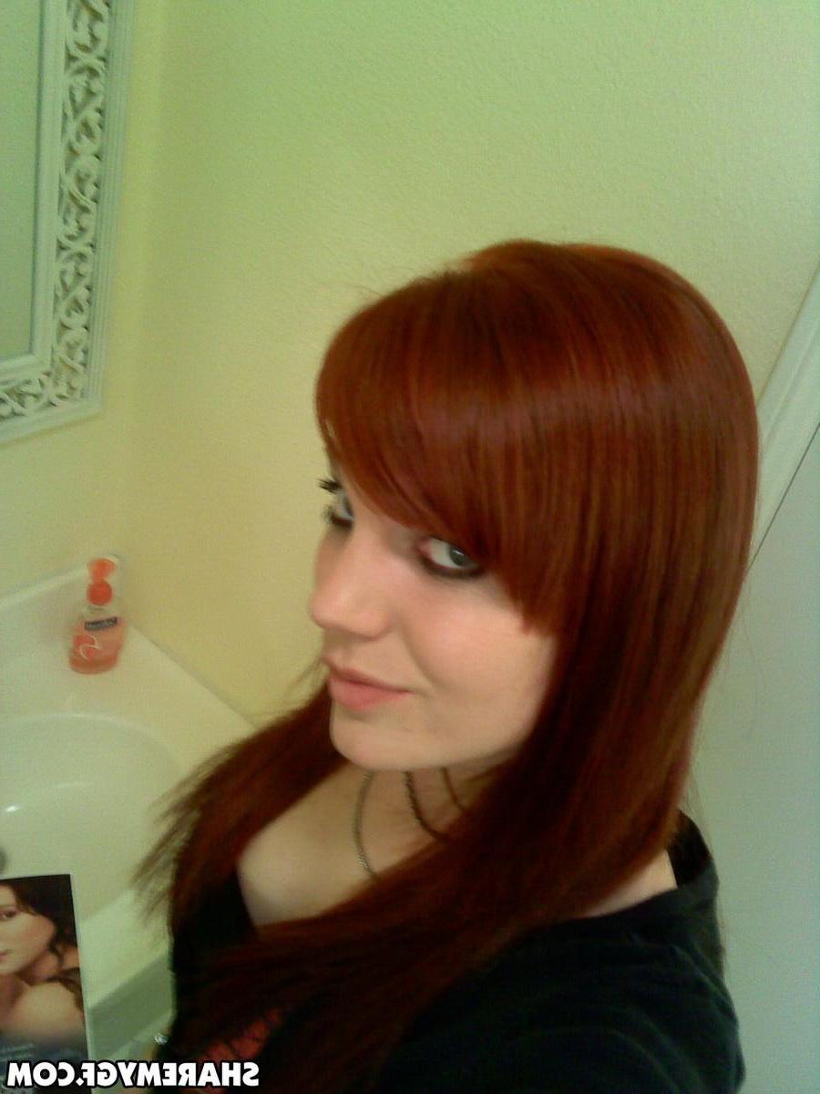 20P Redhead GF shares some hot selfies and candids of her hot body