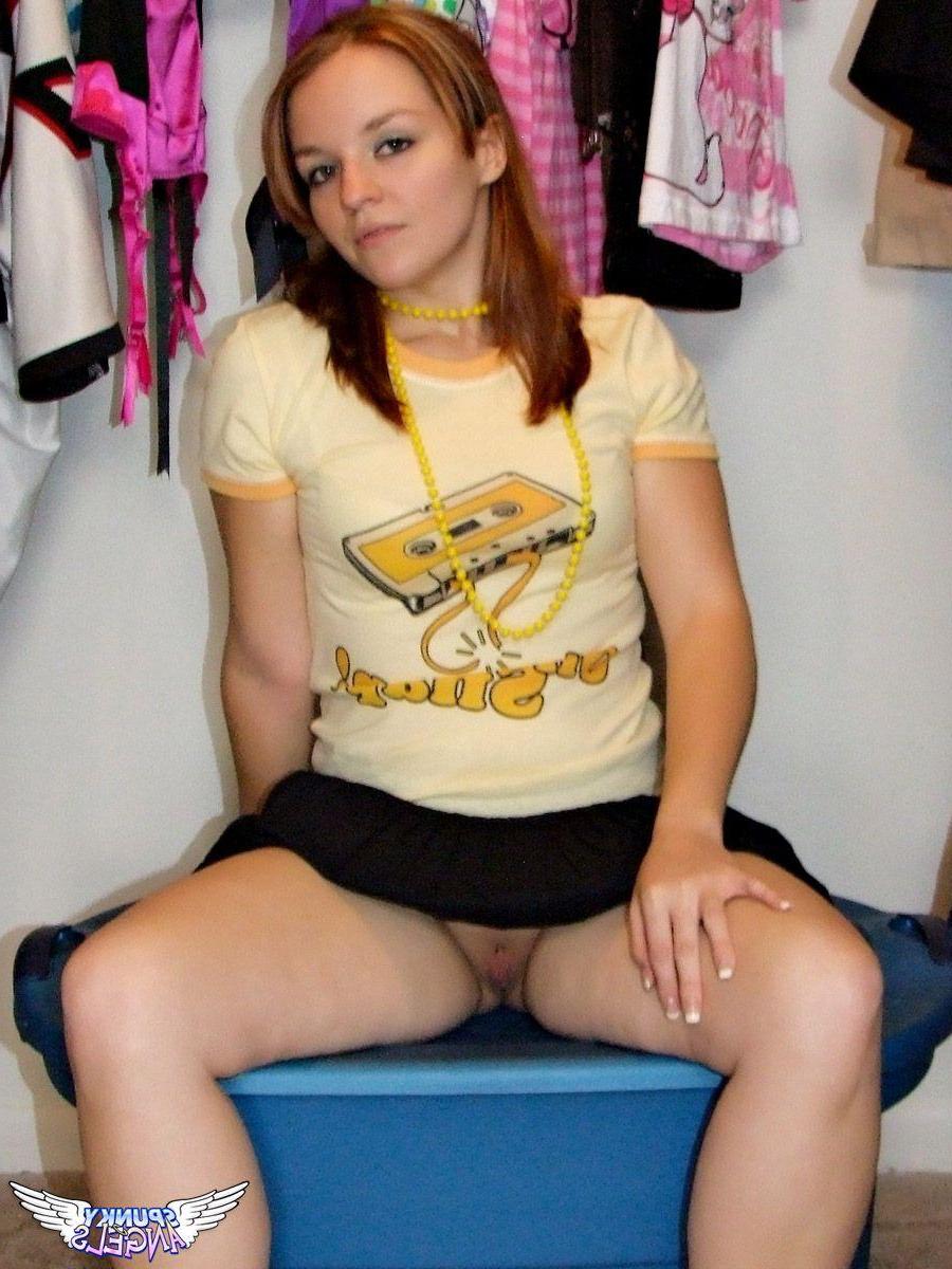 20P Pictures of a hot redhead teen showing her pussy and tits
