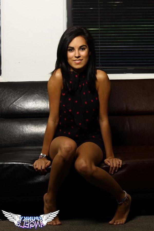 20P Pictures of a hot brunette teen getting all nude for you