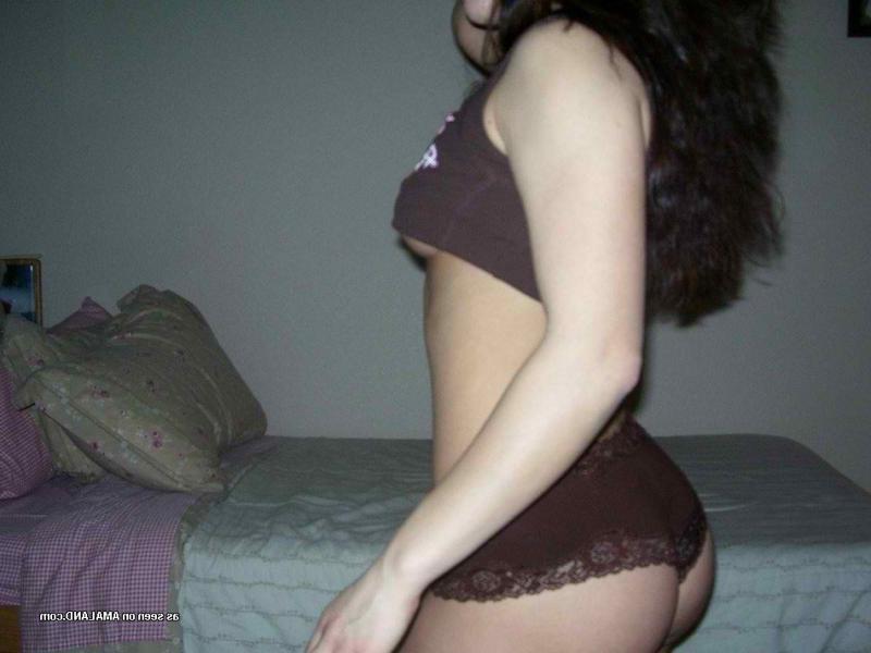 14P Amateur sexy brunette stripping and showing off her hot ass