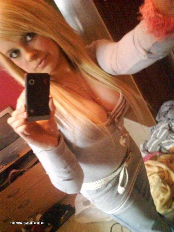 14P Pictures of hot teen girlfriends showing their bodies on cam