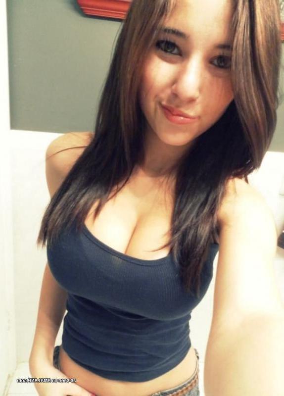 14P Pictures of hot teen girlfriends showing their bodies on cam