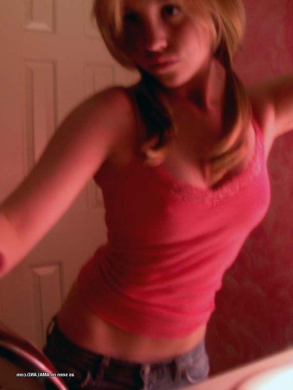 15P Pictures of a hot teen girl friend showing off her hot body